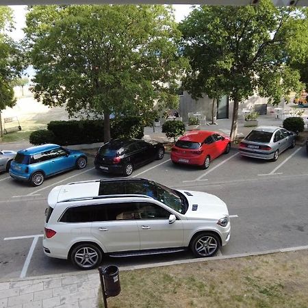 Apartment Dina Omiš Zewnętrze zdjęcie