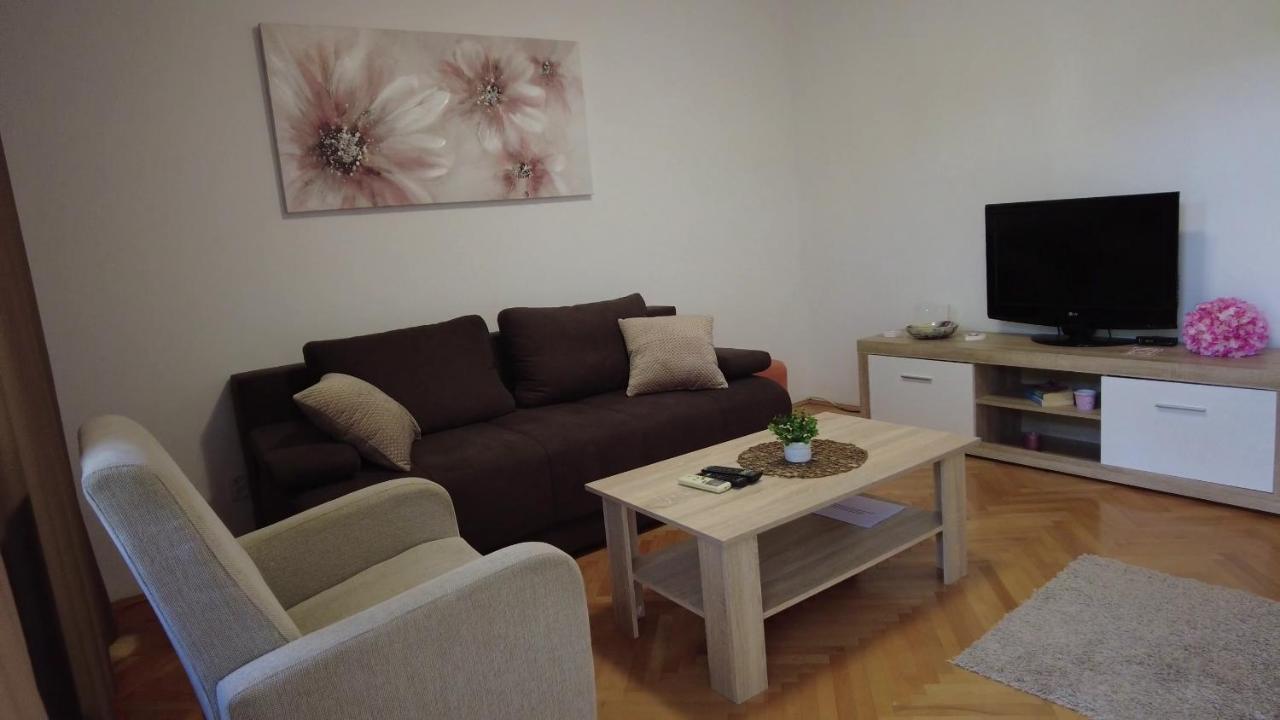 Apartment Dina Omiš Zewnętrze zdjęcie