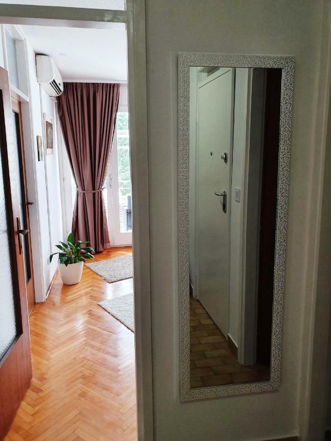 Apartment Dina Omiš Zewnętrze zdjęcie